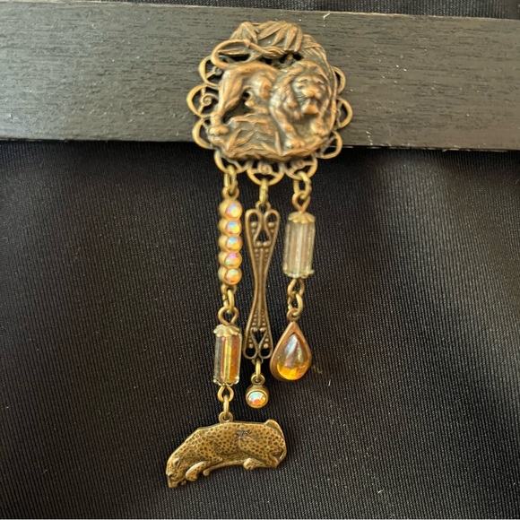 Vintage Banana Bob Bronze Lion/Iridescent/Yellow Stone Dangle Clip On Earrings - Picture 3 of 11